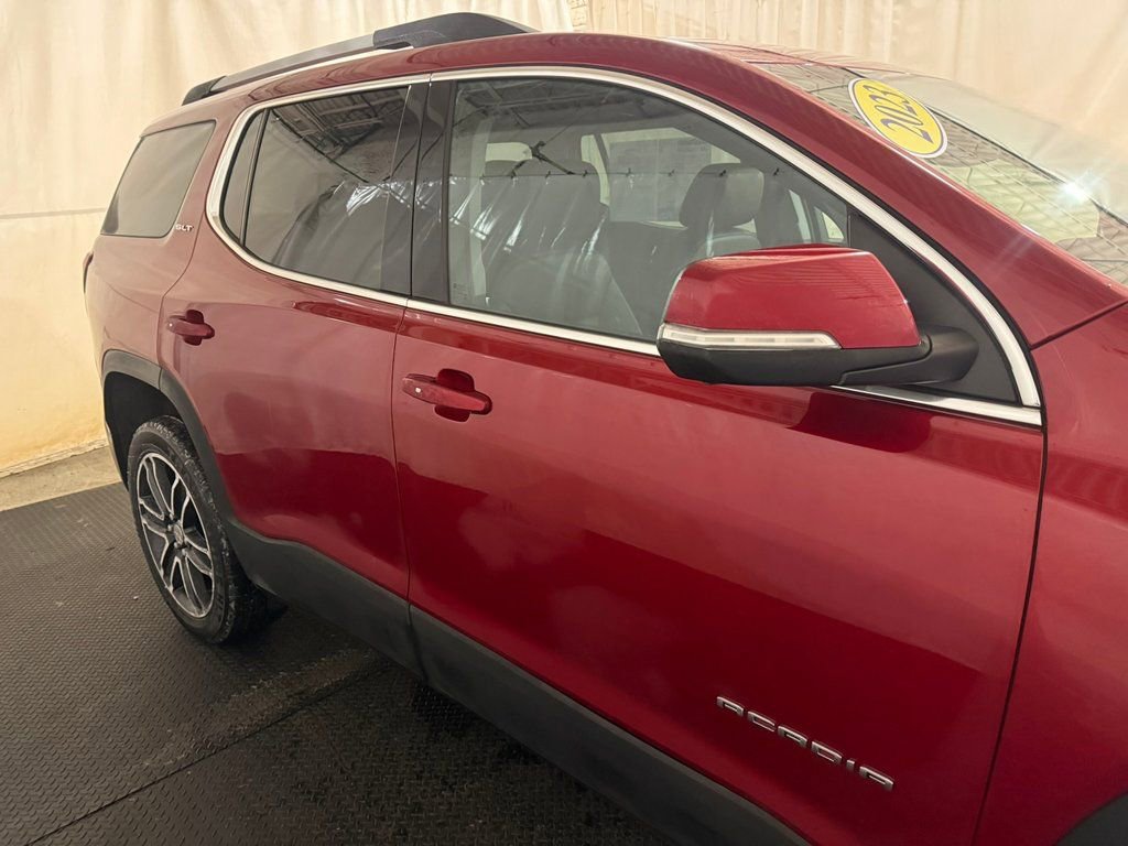 Used 2023 GMC Acadia SLT w/ Technology Package image 16