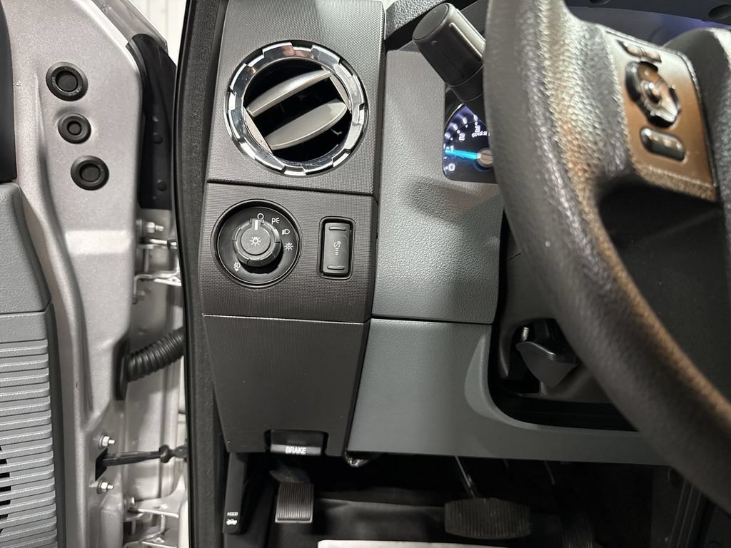 Used 2015 Ford F250 XLT w/ XLT Premium Package RWD image 18