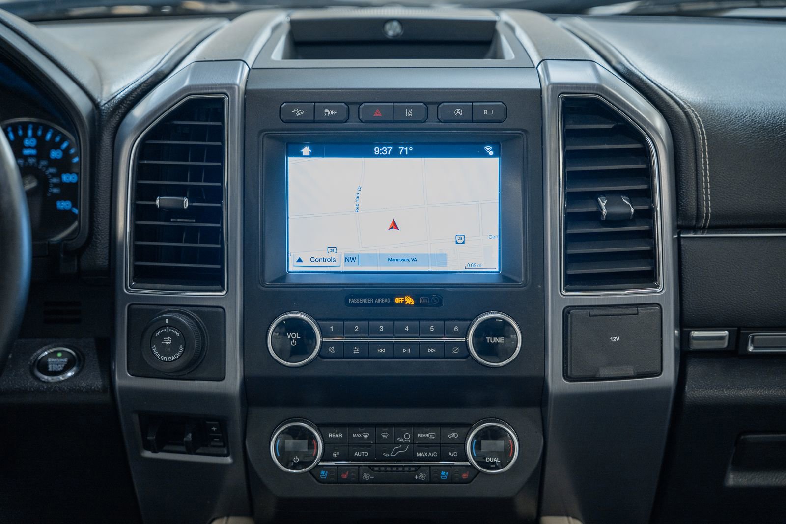Used 2019 Ford Expedition Platinum image 31