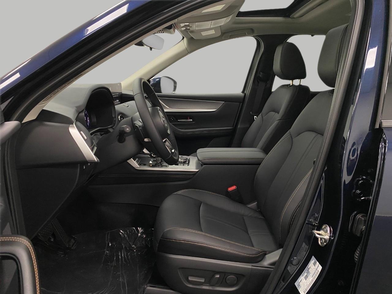 New 2025 MAZDA CX-90 Plug-In Hybrid w/ Preferred AWD/4WD image 29