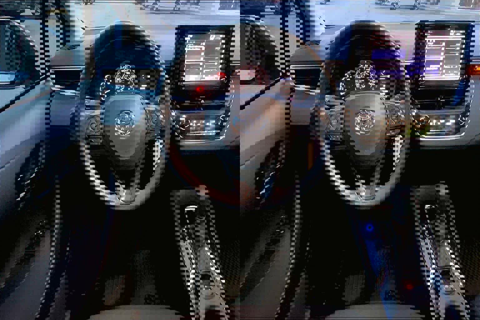 Used 2022 Toyota Corolla LE image 6