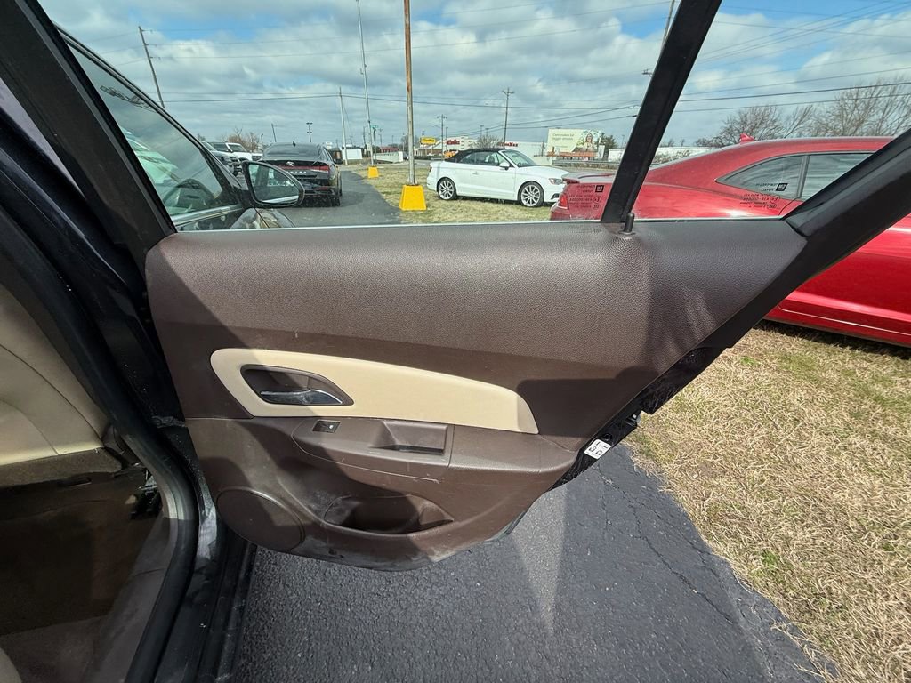 Used 2015 Chevrolet Cruze LT image 19