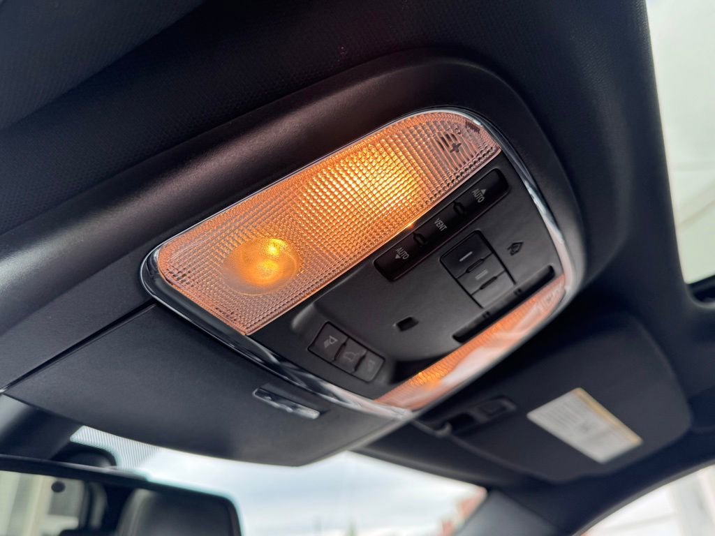 Used 2014 Jeep Grand Cherokee SRT8 w/ Luxury Group II image 19