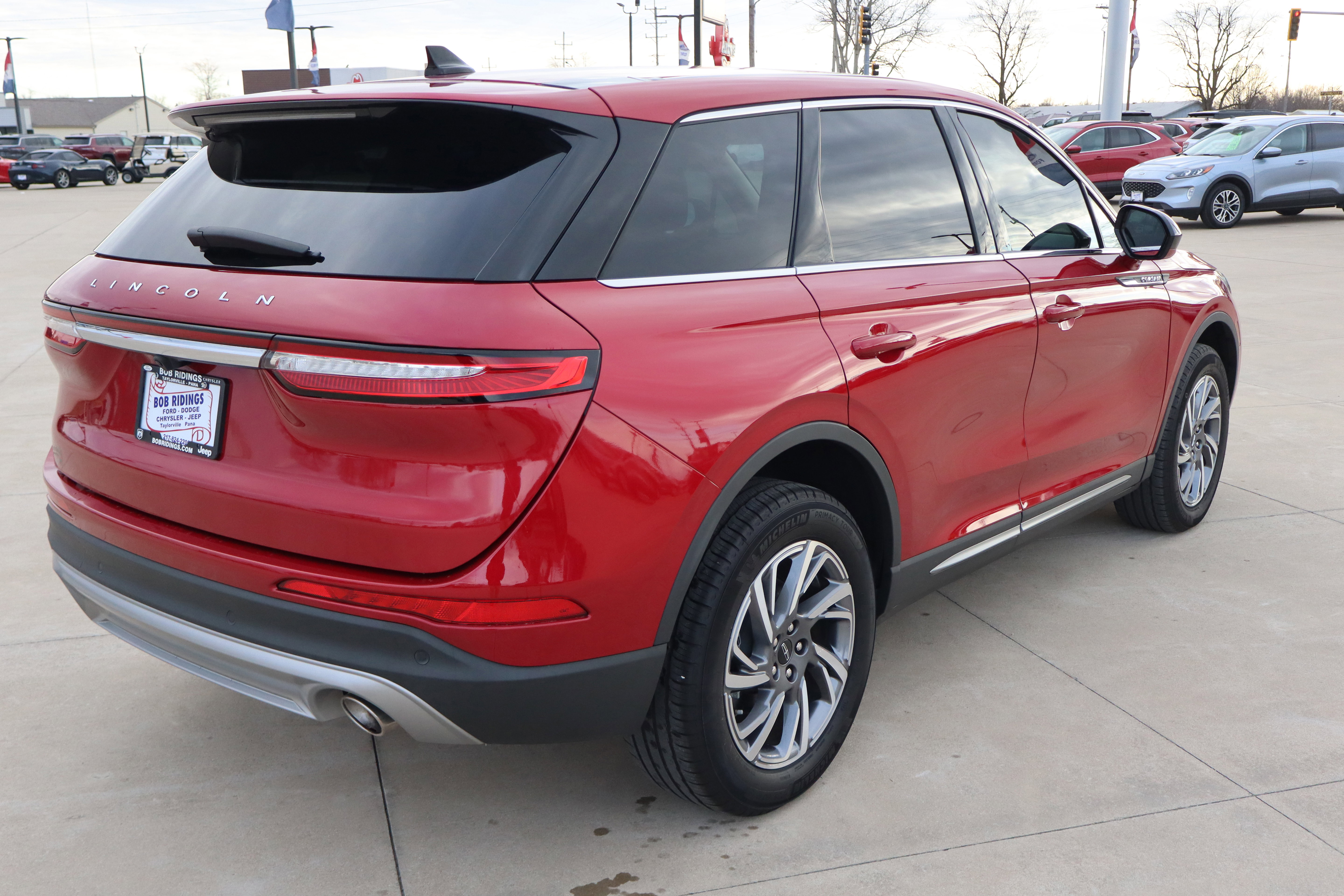 Used 2024 Lincoln Corsair Premiere w/ Rear Removable Package Tray image 6