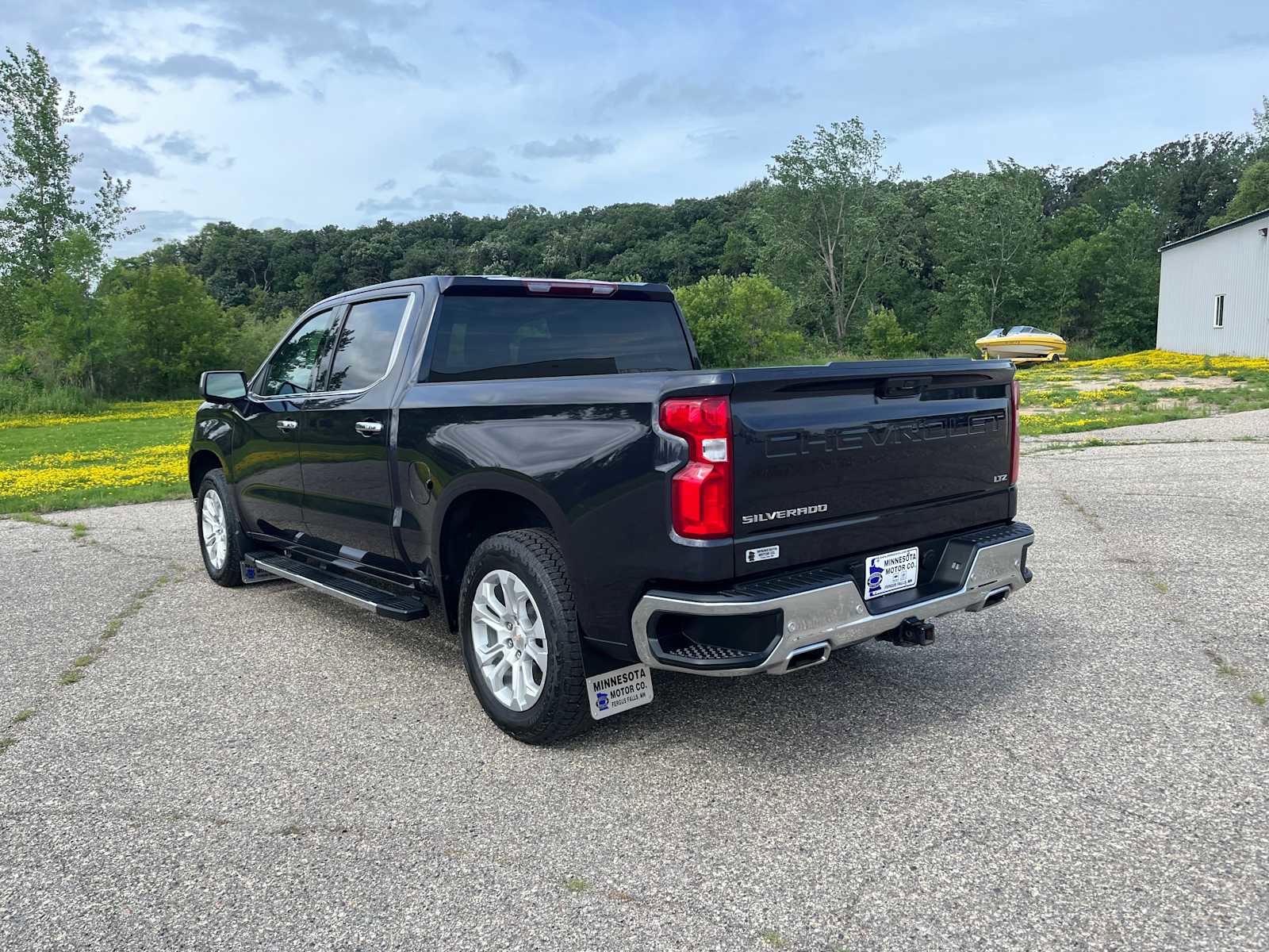 Used 2022 Chevrolet Silverado 1500 LTZ AWD/4WD image 5