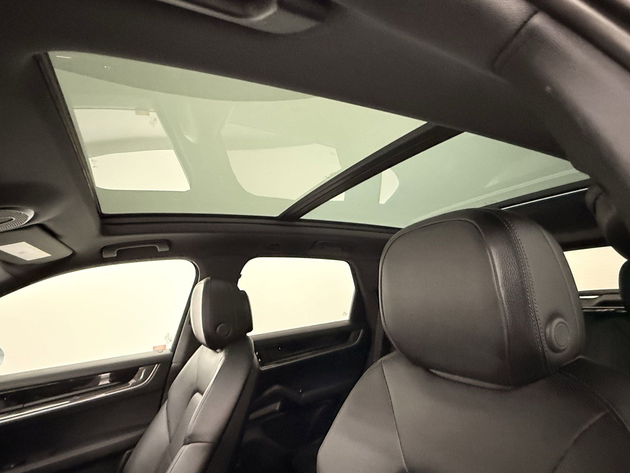 Used 2025 Porsche Cayenne image 29