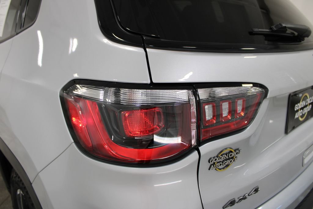 Used 2025 Jeep Compass Trailhawk AWD/4WD image 21