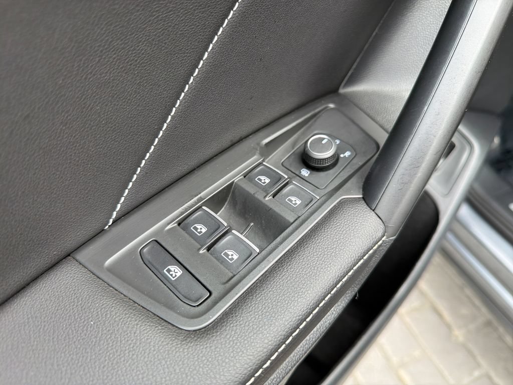 Certified 2024 Volkswagen Tiguan SE R-Line AWD/4WD image 13