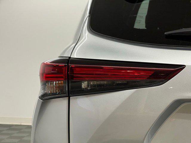 Certified 2024 Toyota Highlander XSE image 9