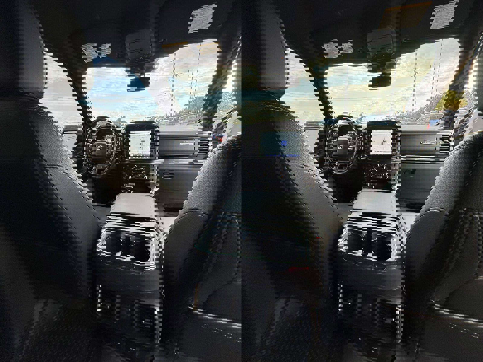 Used 2022 Ford F150 XLT w/ Equipment Group 302A High image 17