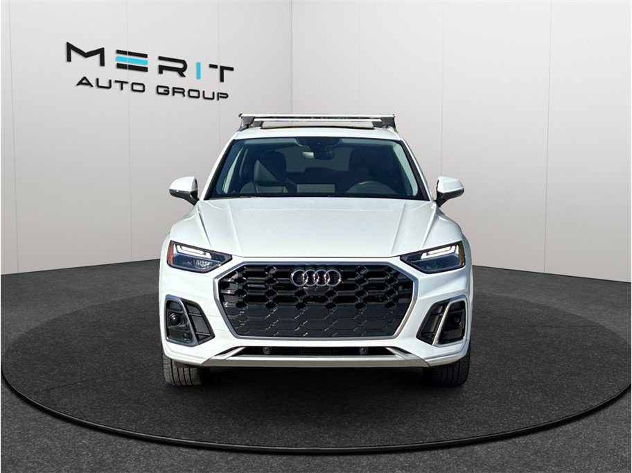 Used 2024 Audi Q5 2.0T Premium Plus w/ S Line AWD/4WD image 3