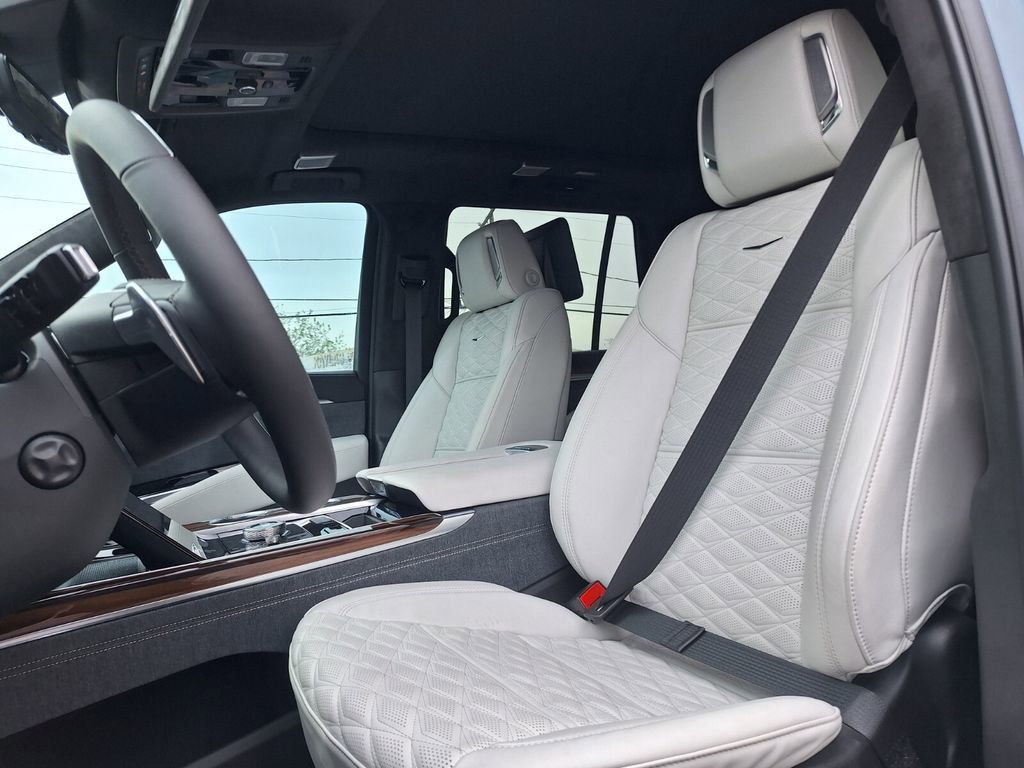 New 2026 Cadillac Escalade Platinum Luxury w/ LPO, Radiant Package image 24