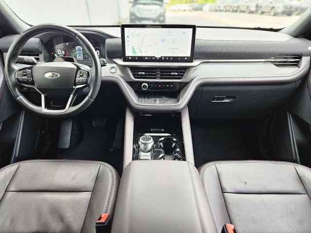 Used 2025 Ford Explorer Platinum w/ LUX Leather Package image 15