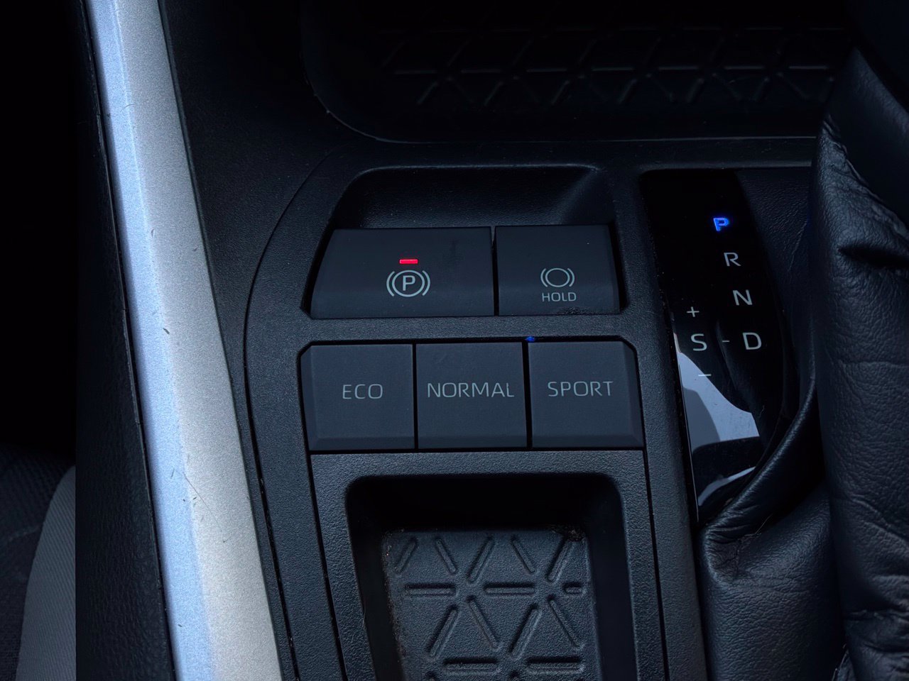 Used 2023 Toyota RAV4 XLE w/ Convenience Package FWD image 26