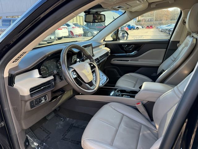 Used 2022 Lincoln Corsair AWD w/ Premium Package image 3