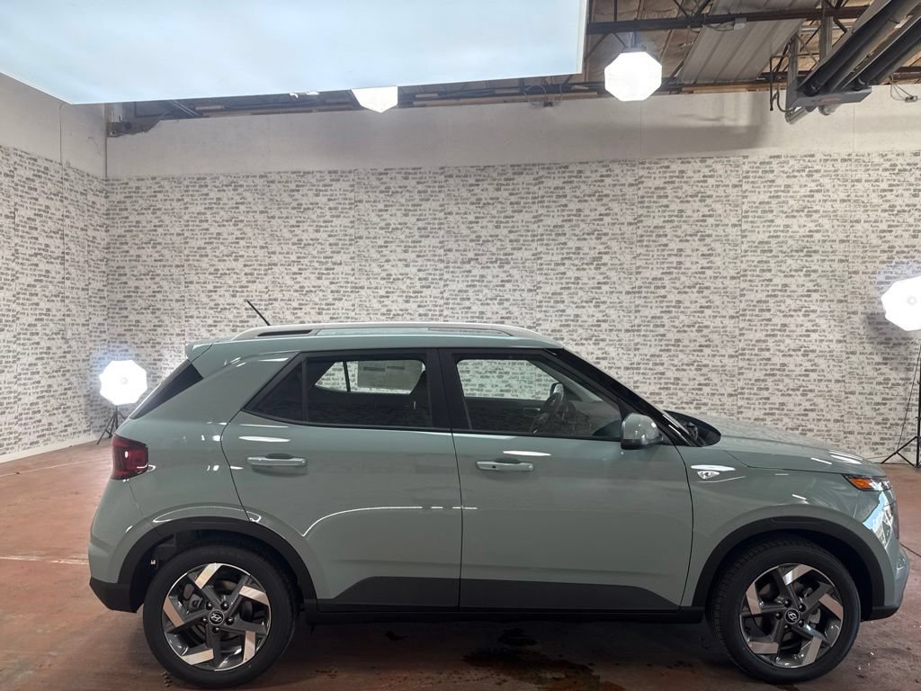 New 2026 Hyundai Venue SEL FWD image 8