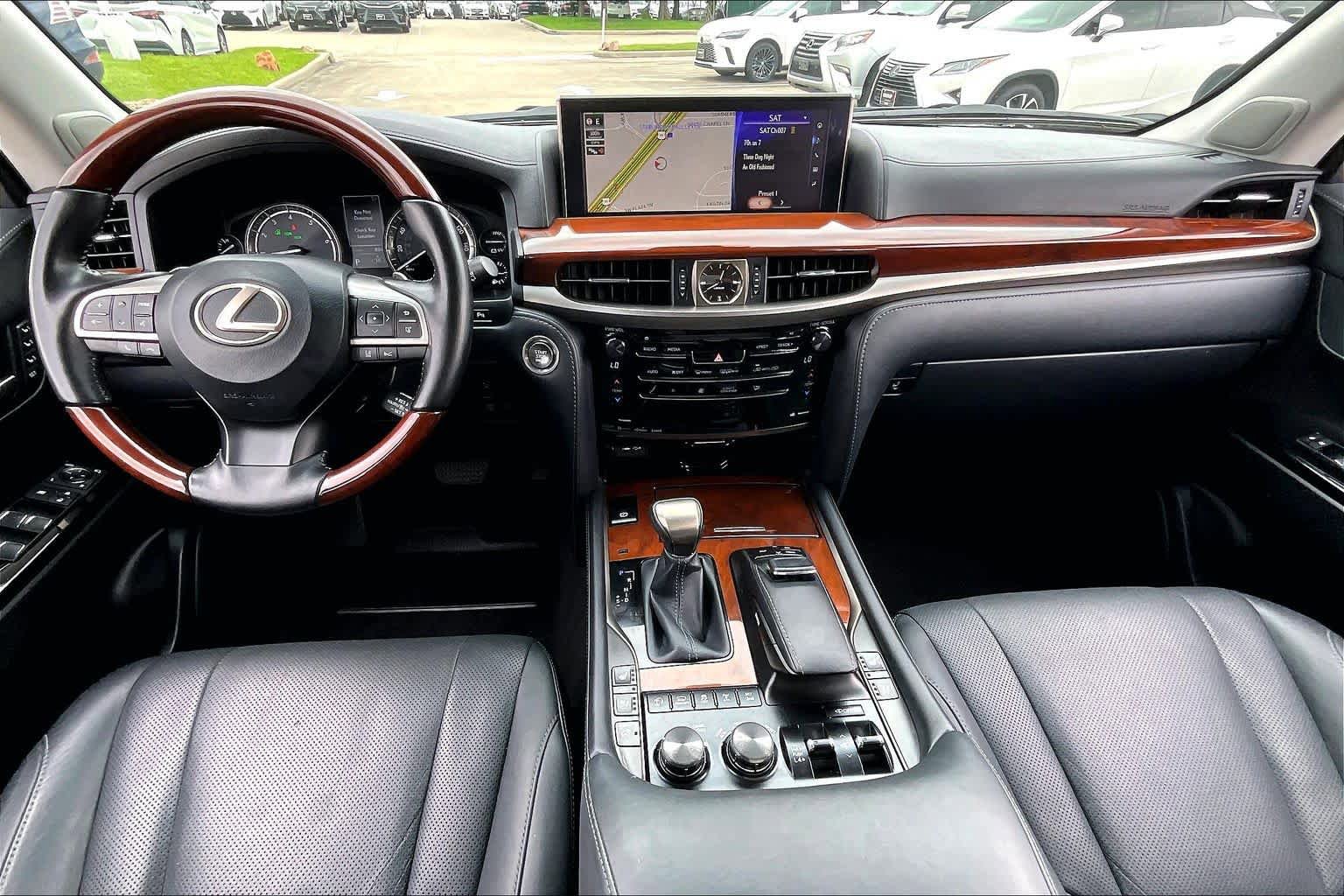 Used 2020 Lexus LX 570 4WD w/ Luxury Package image 13