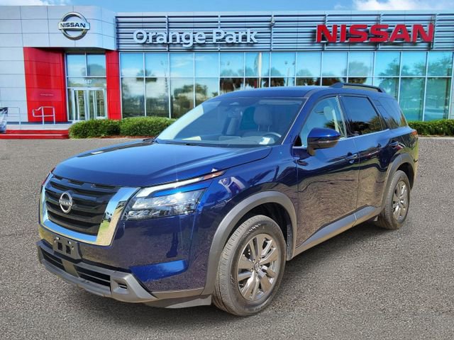 Used 2025 Nissan Pathfinder SV FWD image 4