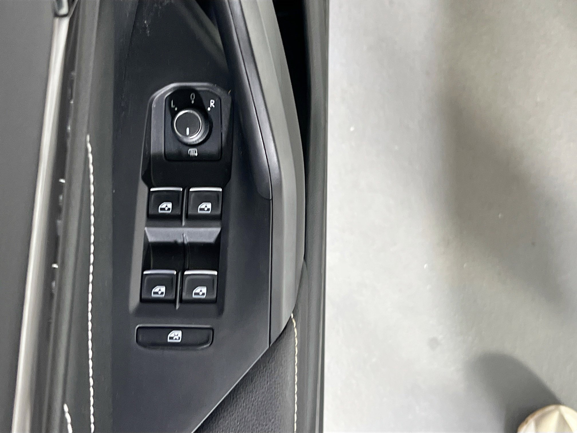 Used 2023 Volkswagen Jetta SEL image 18