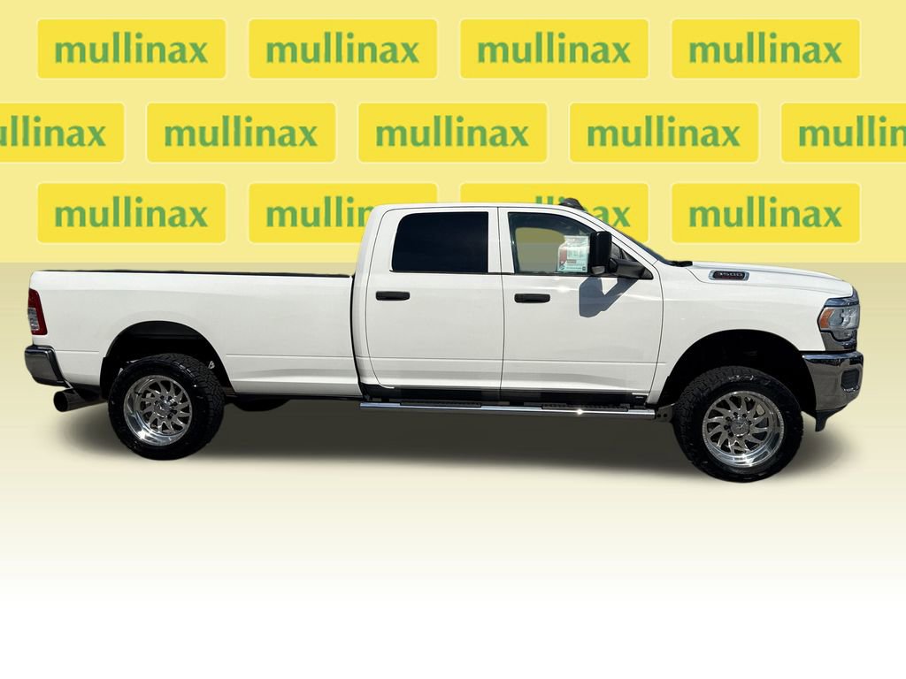 Used 2019 RAM 3500 Tradesman w/ Chrome Appearance Group image 2