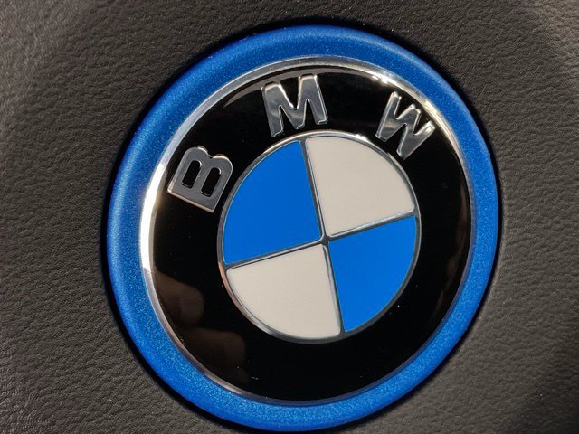 Used 2025 BMW i5 xDrive40 w/ Premium Package AWD/4WD image 13