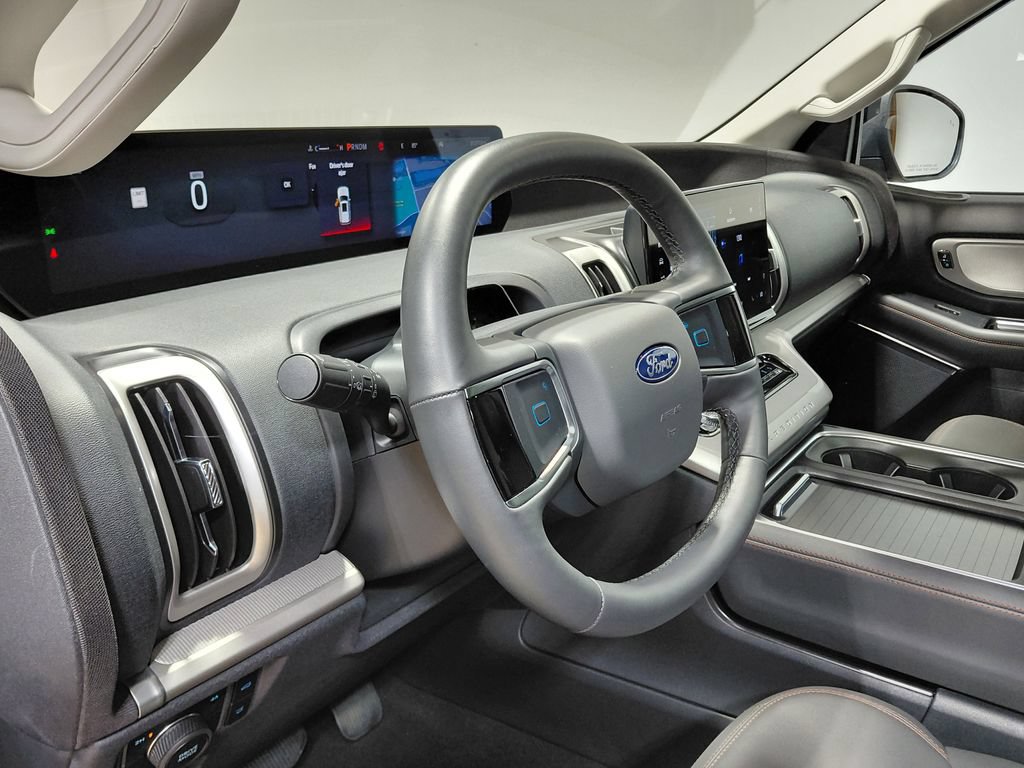 Certified 2025 Ford Expedition Active AWD/4WD image 26
