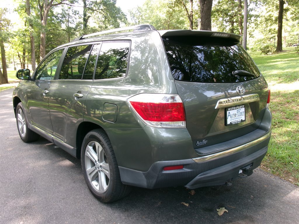 Used 2012 Toyota Highlander Limited w/ Tow Pkg FWD image 7