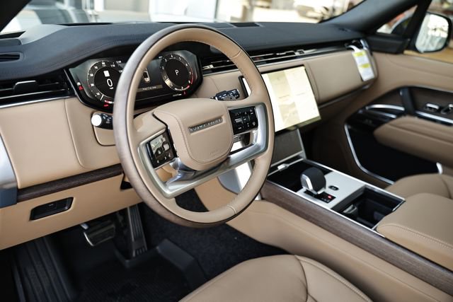 New 2026 Land Rover Range Rover Long Wheelbase SE image 21