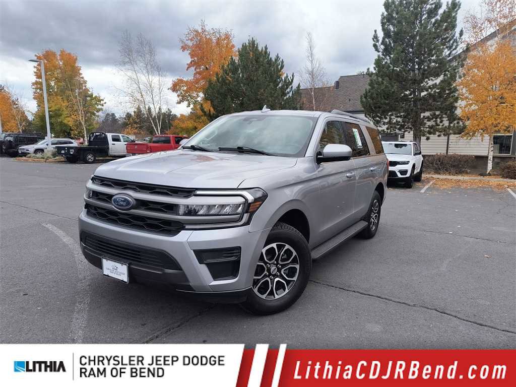Used 2024 Ford Expedition XLT image 1