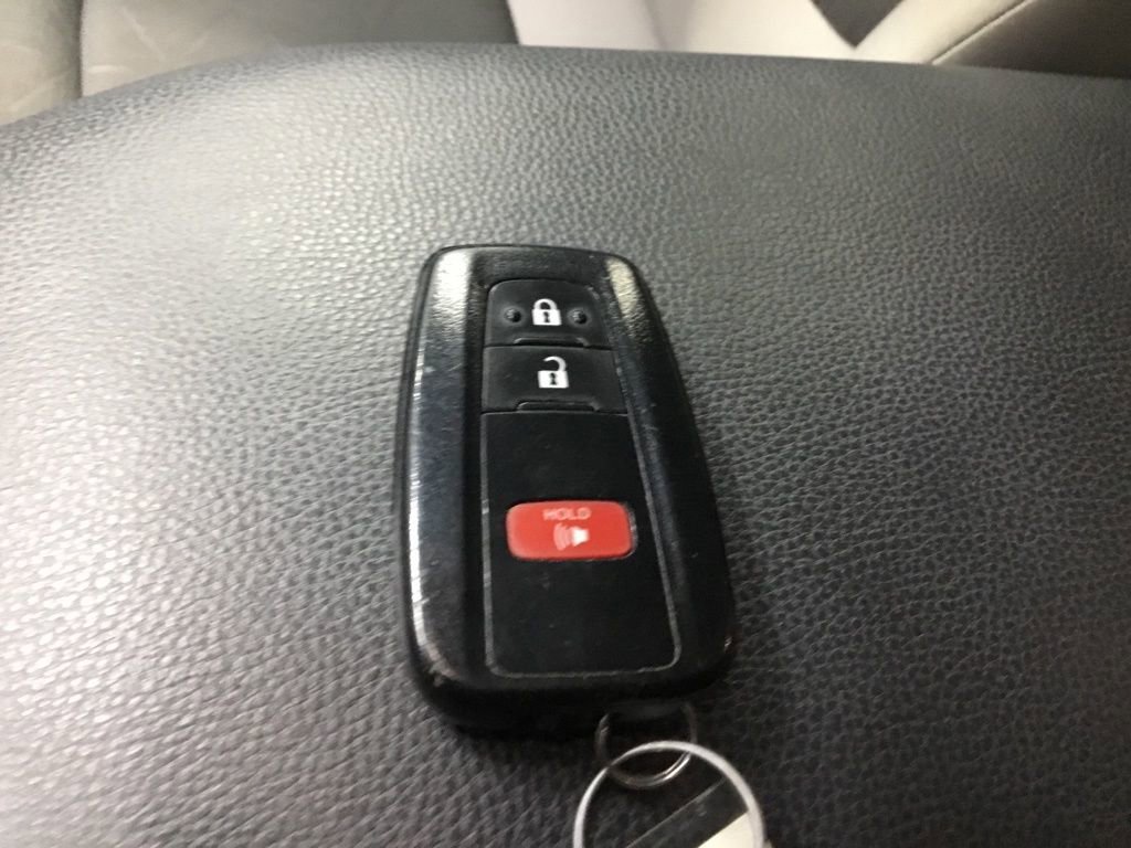 Used 2023 Toyota RAV4 XLE image 10