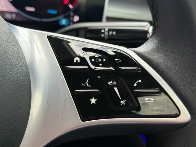 Certified 2025 Mercedes-Benz C 300 Sedan w/ Exclusive Trim Package image 31