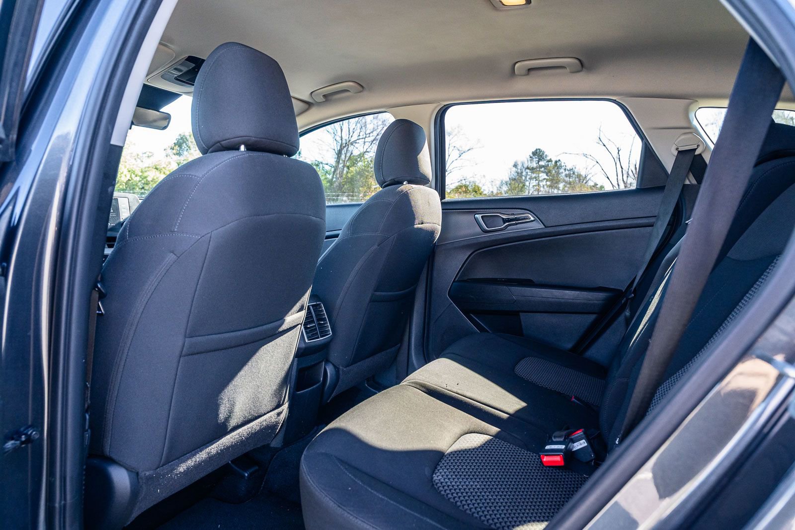 Used 2023 Kia Sportage LX image 16