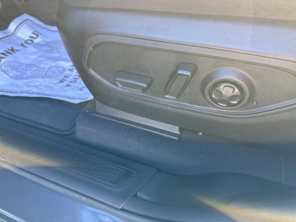 Used 2023 Jeep Grand Cherokee Limited w/ Black Appearance Package image 24