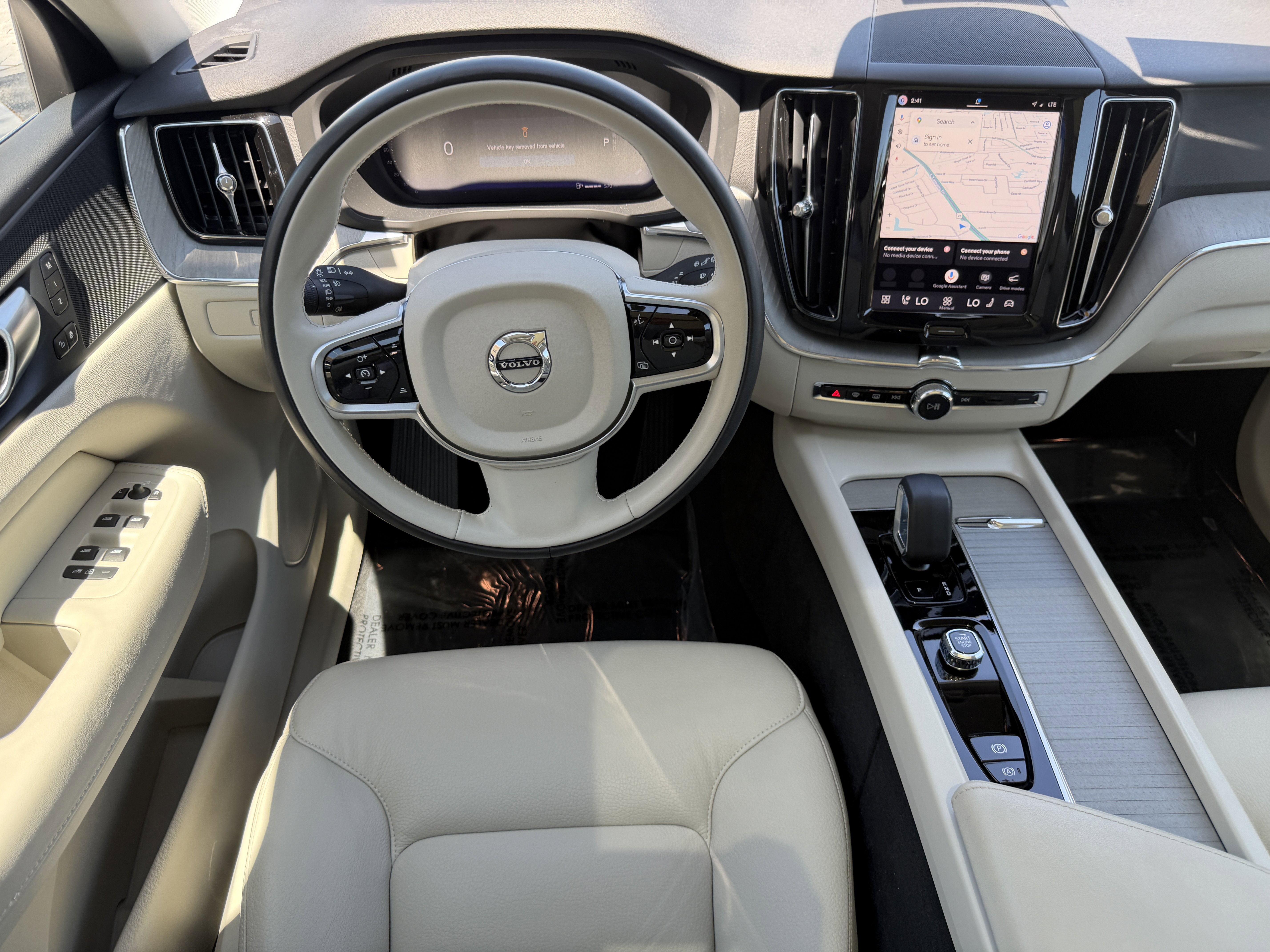 Certified 2024 Volvo XC60 B5 Plus w/ Climate Package AWD/4WD image 13