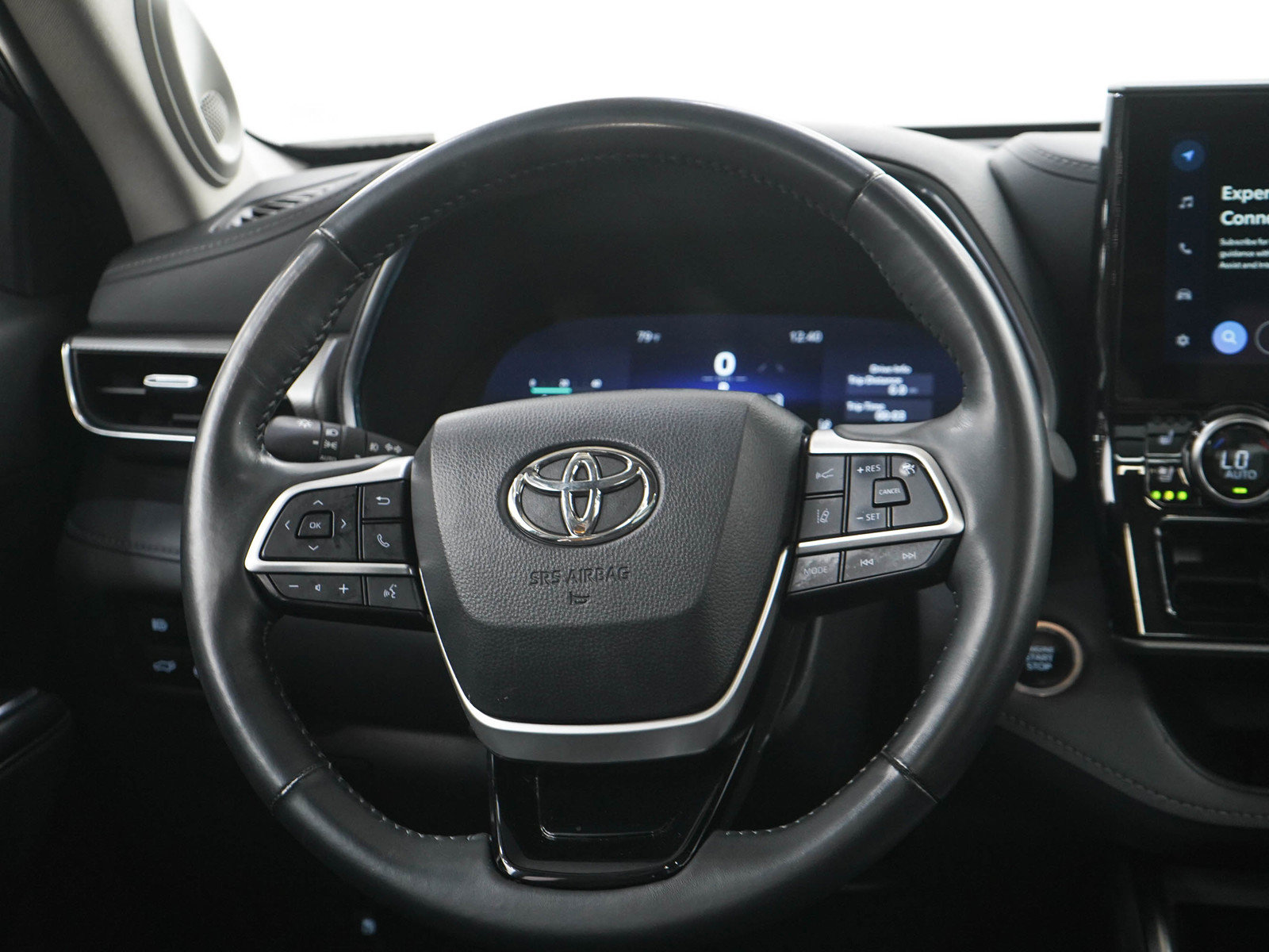 Used 2024 Toyota Highlander Platinum AWD/4WD image 19