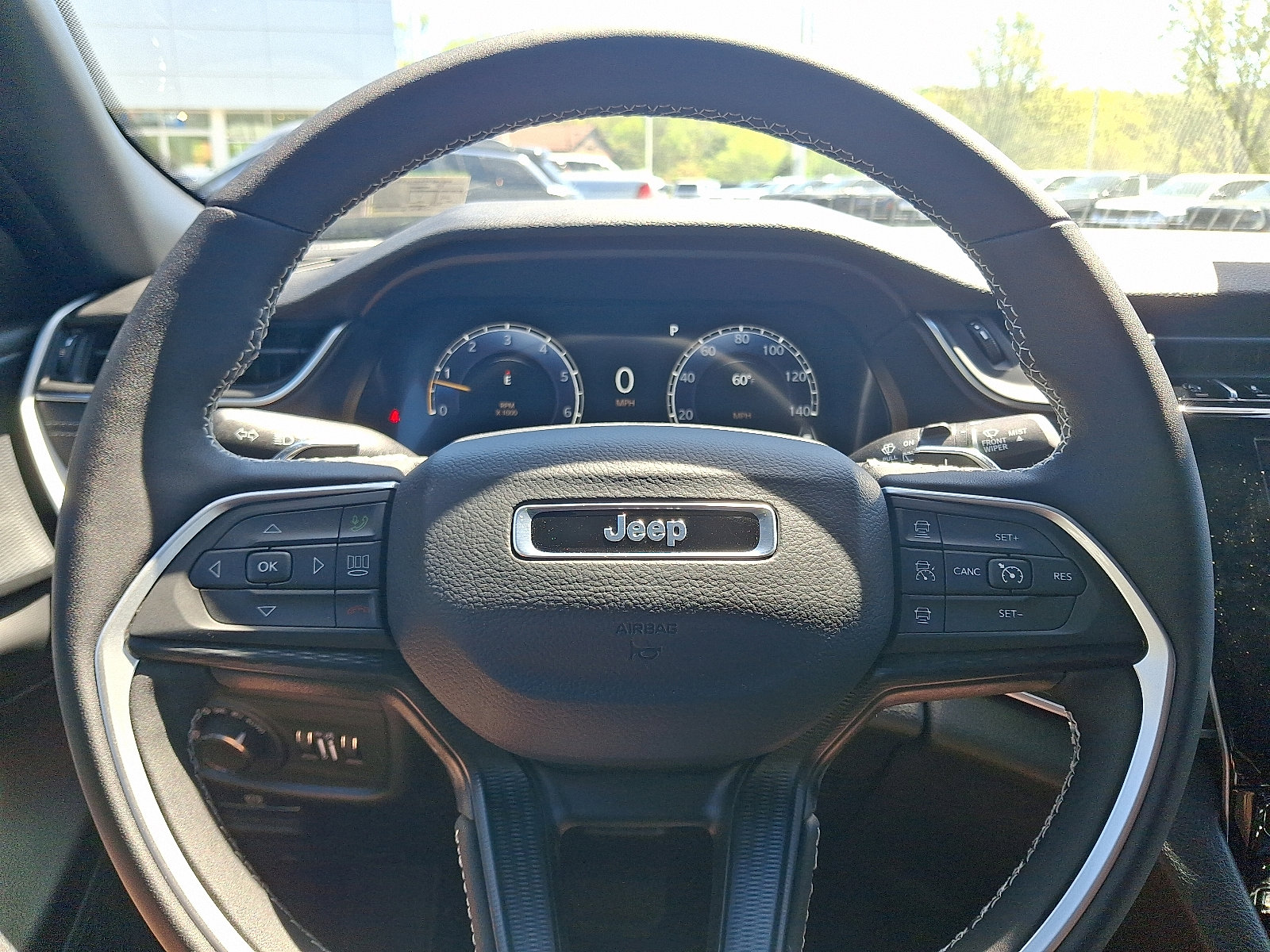 New 2025 Jeep Grand Cherokee Laredo X w/ Luxury Tech Group I image 16