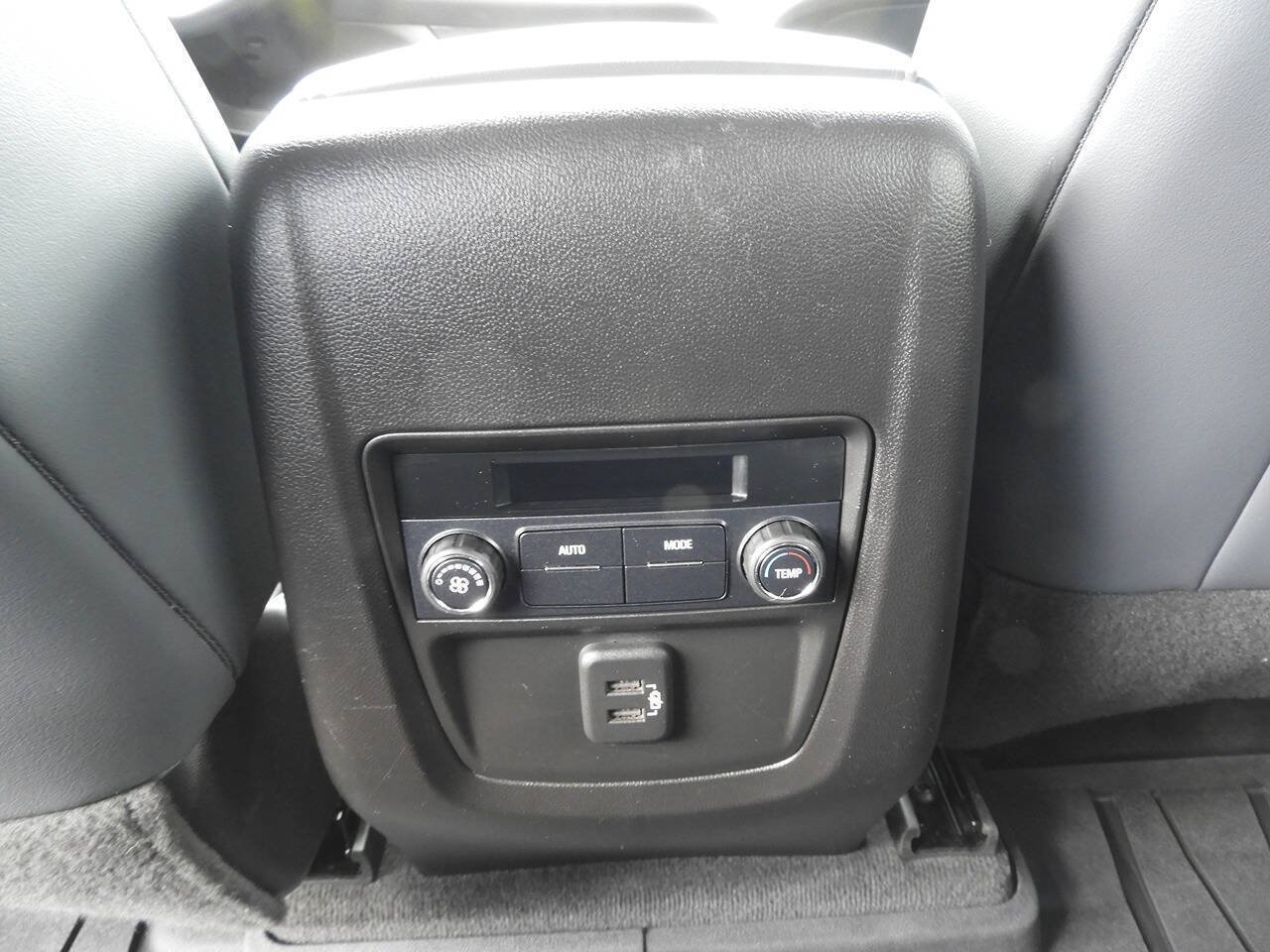Used 2022 Buick Enclave Essence w/ Trailering Package, 5000 lbs. FWD image 23