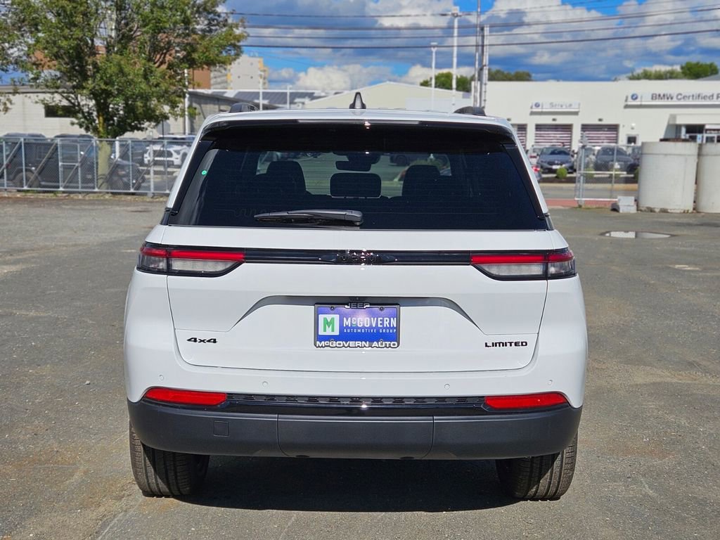 New 2025 Jeep Grand Cherokee Limited w/ Black Appearance Package image 4
