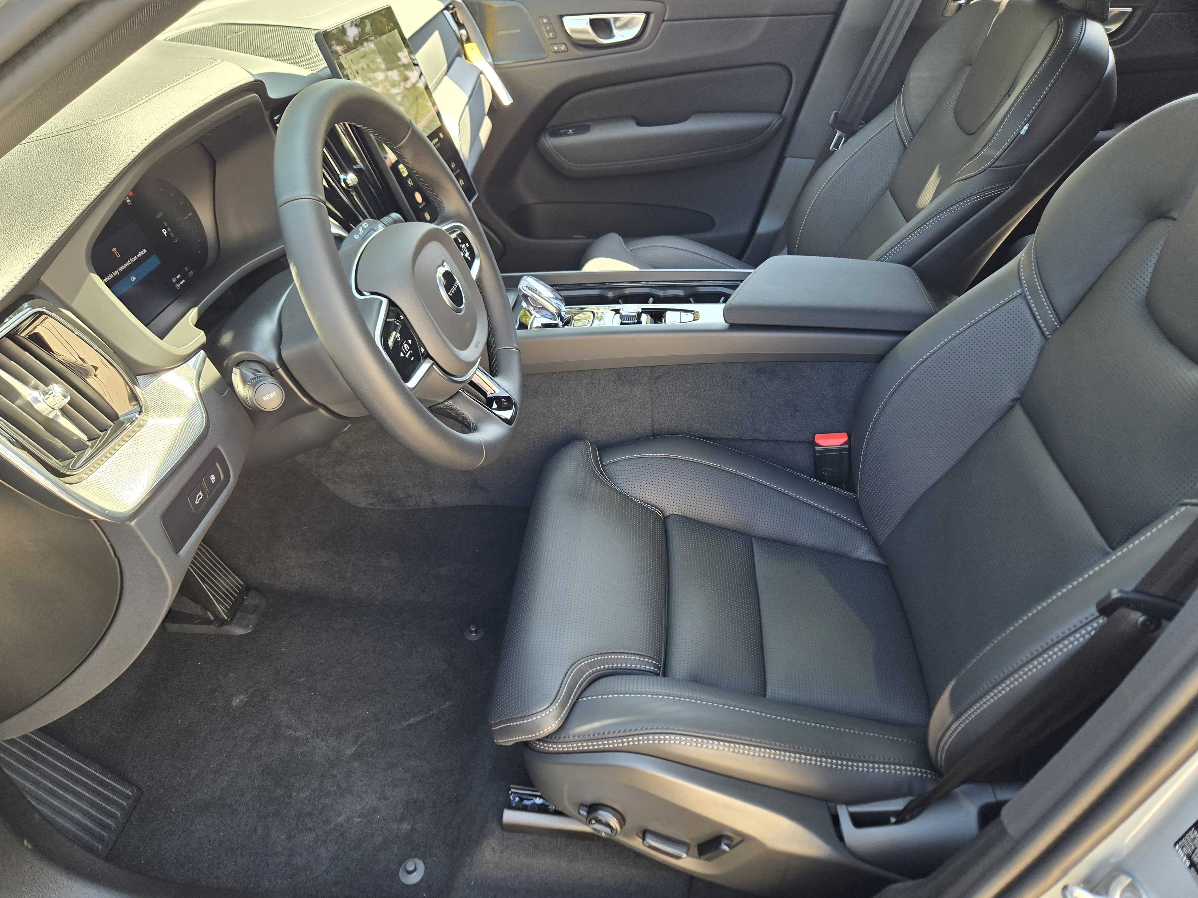 New 2026 Volvo XC60 T8 Ultra w/ Protection Package Premier image 15