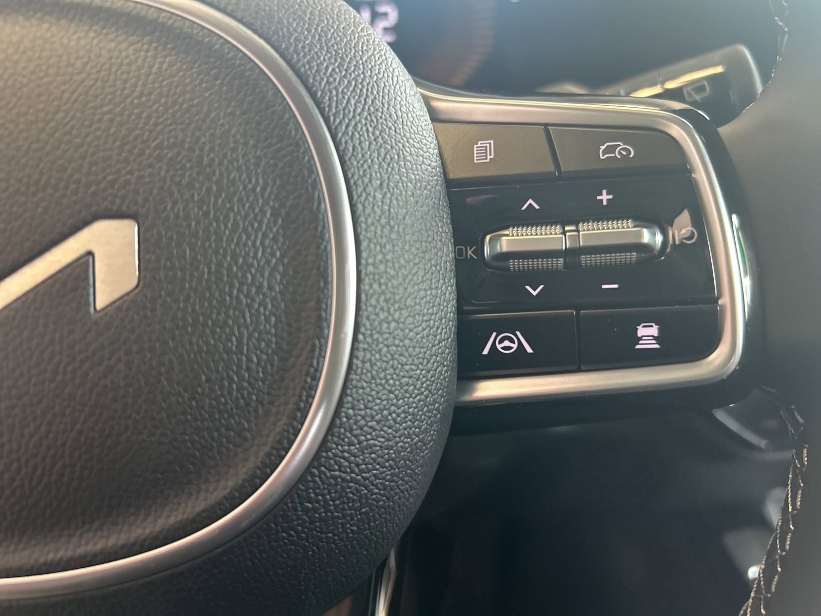 New 2025 Kia Sorento EX image 25