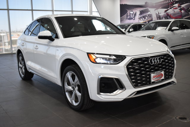 Used 2023 Audi Q5 2.0T Premium w/ Convenience Package image 6