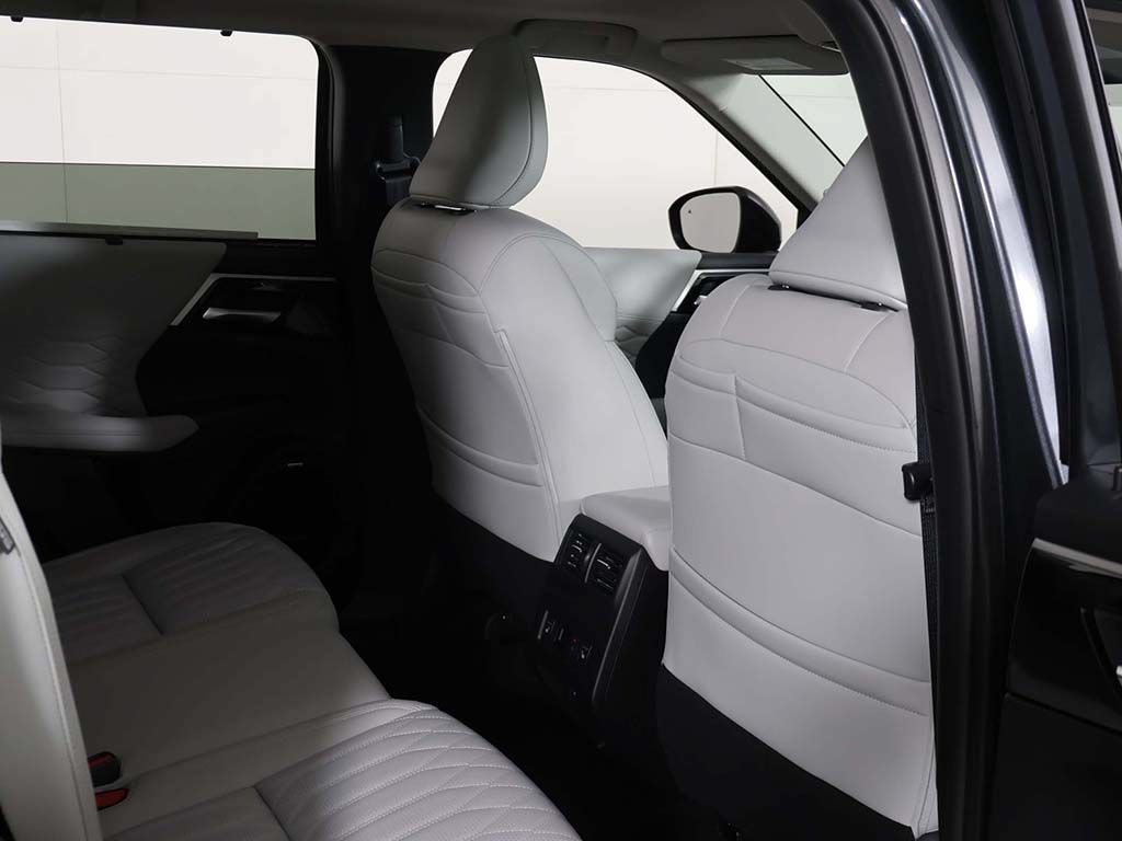 New 2026 Mitsubishi Outlander SEL AWD/4WD image 35