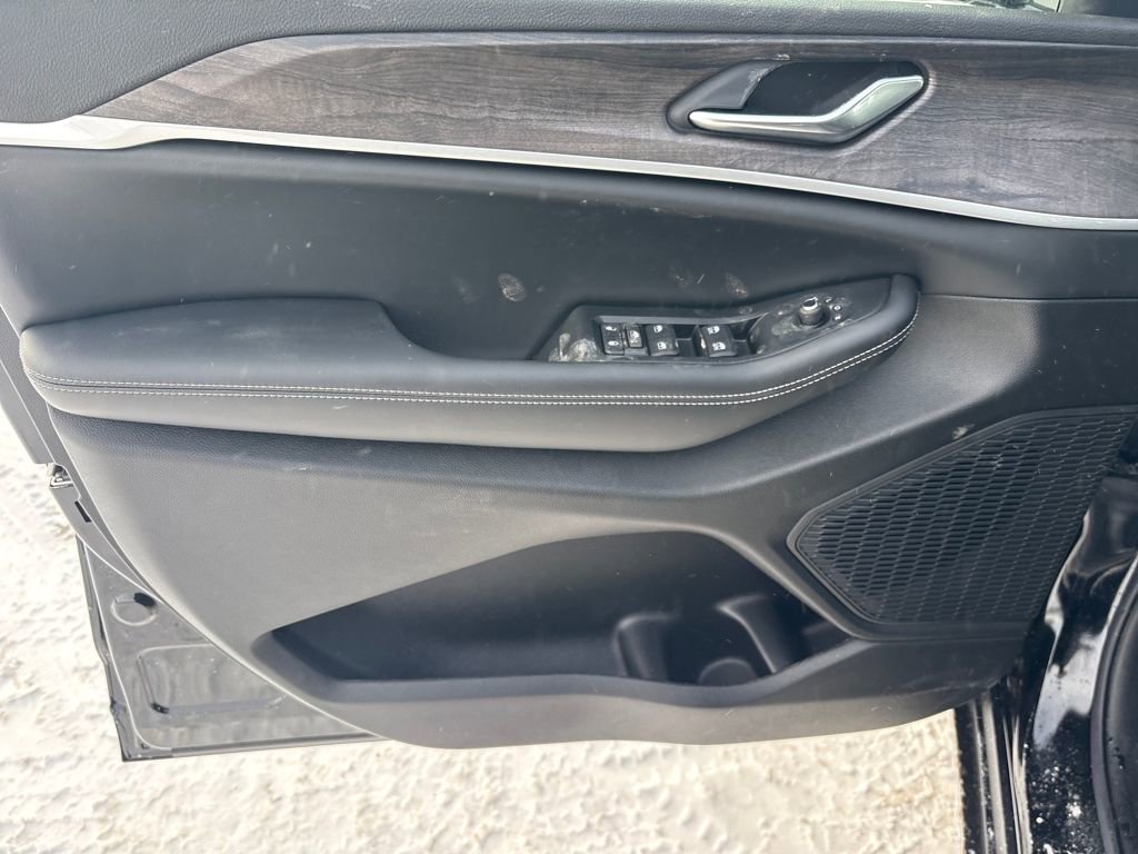 New 2026 Jeep Grand Cherokee Altitude image 14