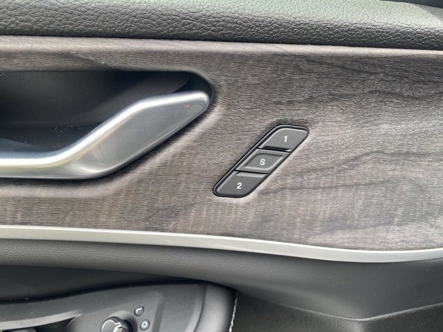 New 2025 Jeep Grand Cherokee L Limited w/ Luxury Tech Group II image 14