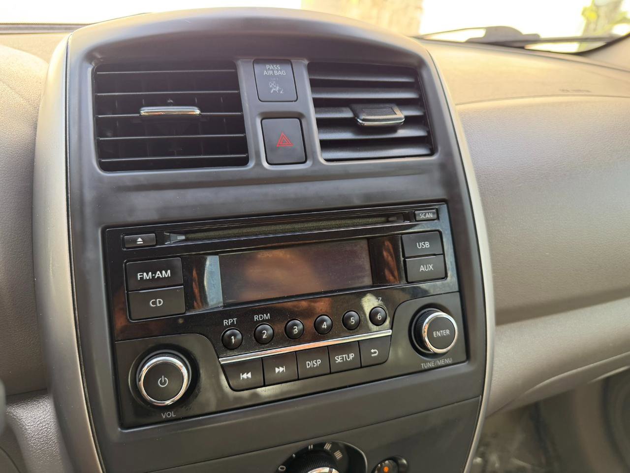 Used 2015 Nissan Versa SV FWD image 32