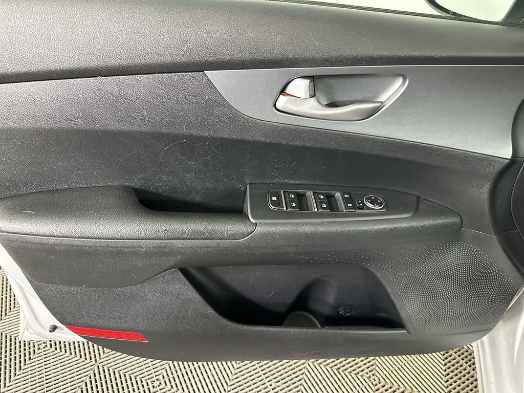 Used 2020 Kia Forte LXS FWD image 22