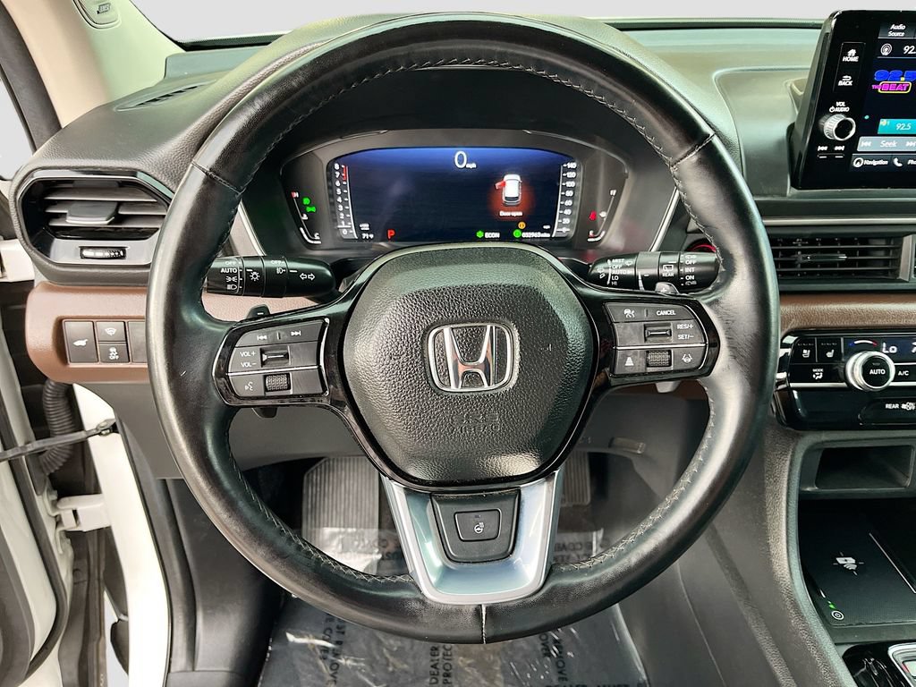 Used 2025 Honda Pilot Elite image 11