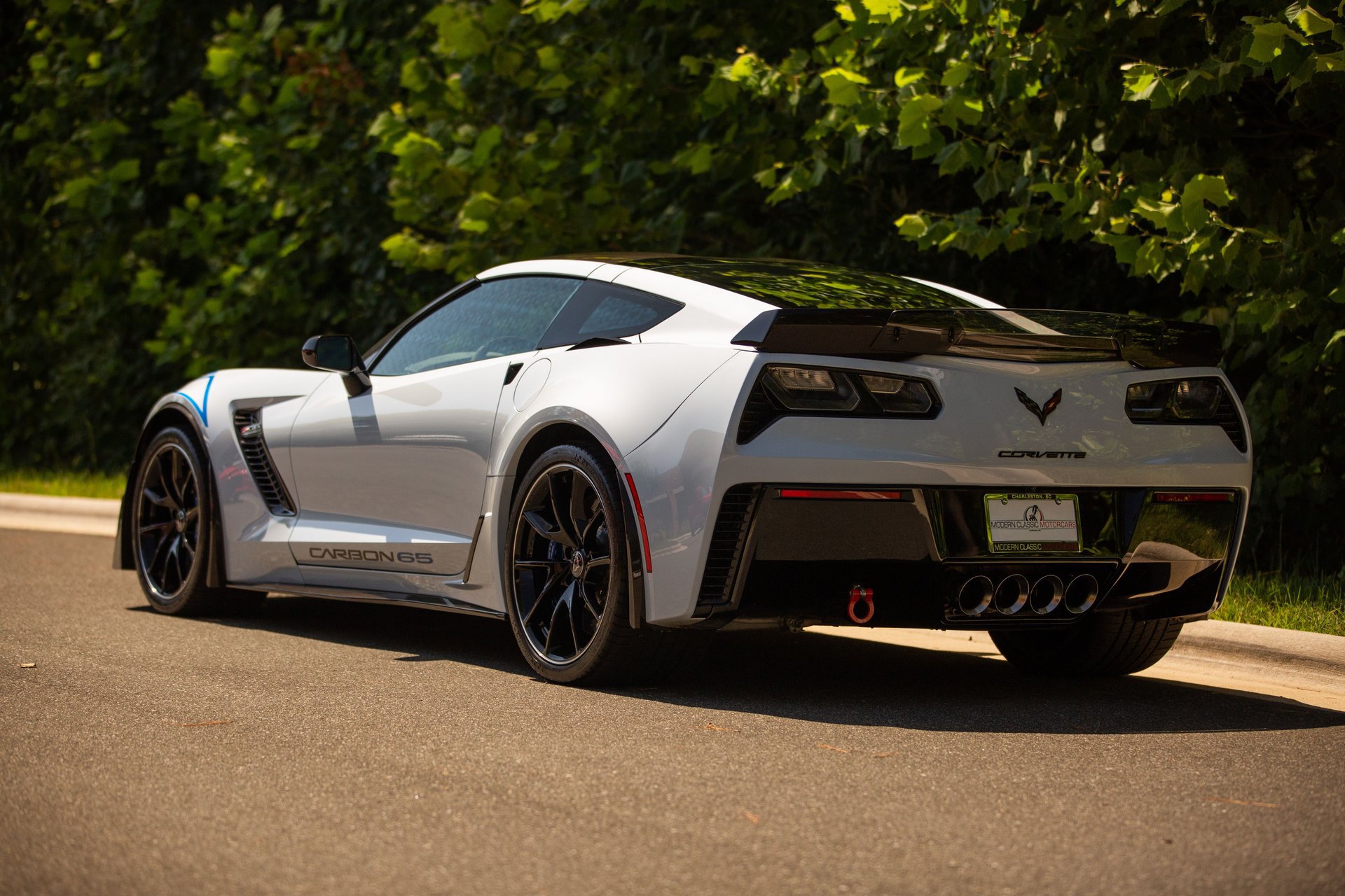 Used 2018 Chevrolet Corvette Z06 w/ Carbon 65 Edition RWD image 30