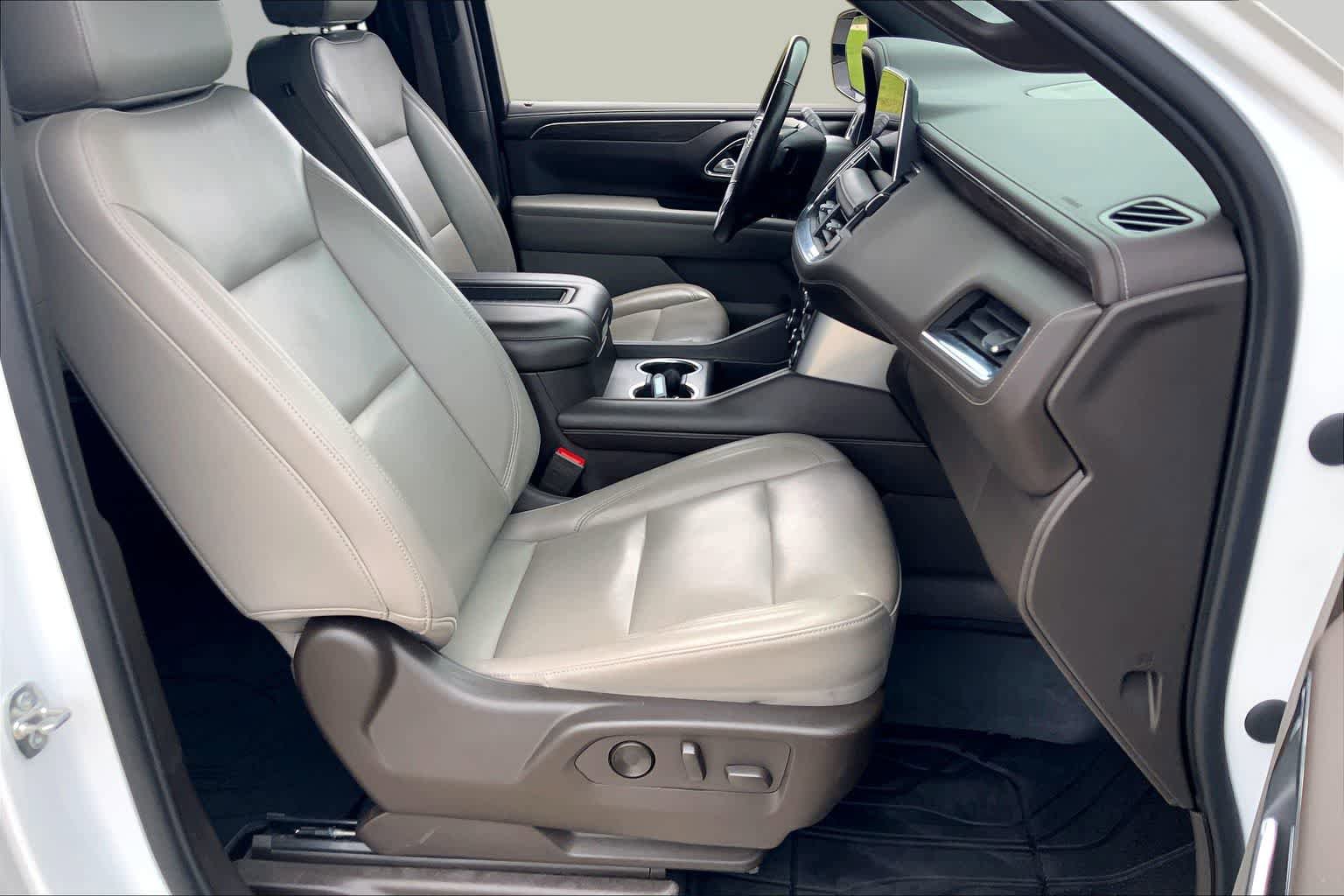 Used 2021 Chevrolet Tahoe LT w/ LT Signature Package AWD/4WD image 9