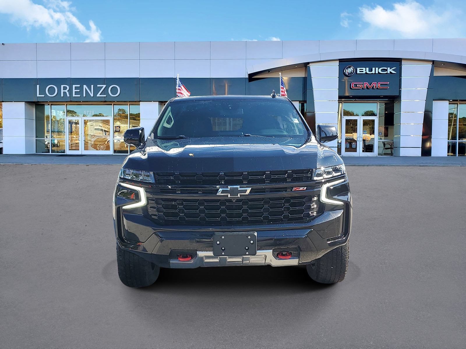 Used 2023 Chevrolet Tahoe Z71 w/ Luxury Package AWD/4WD image 2